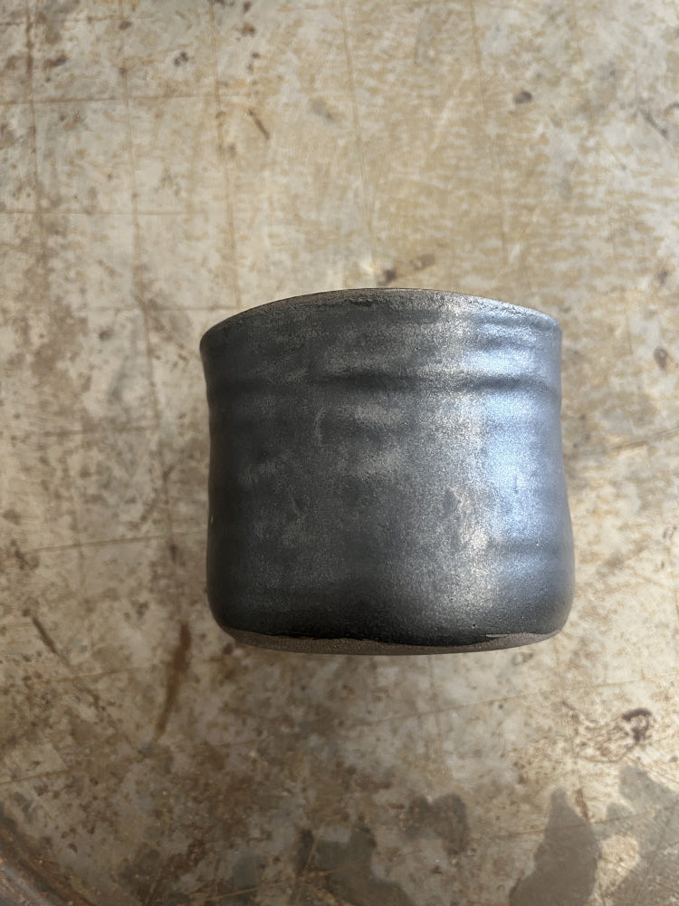 Håndlaget chunky kaffekopp - sort