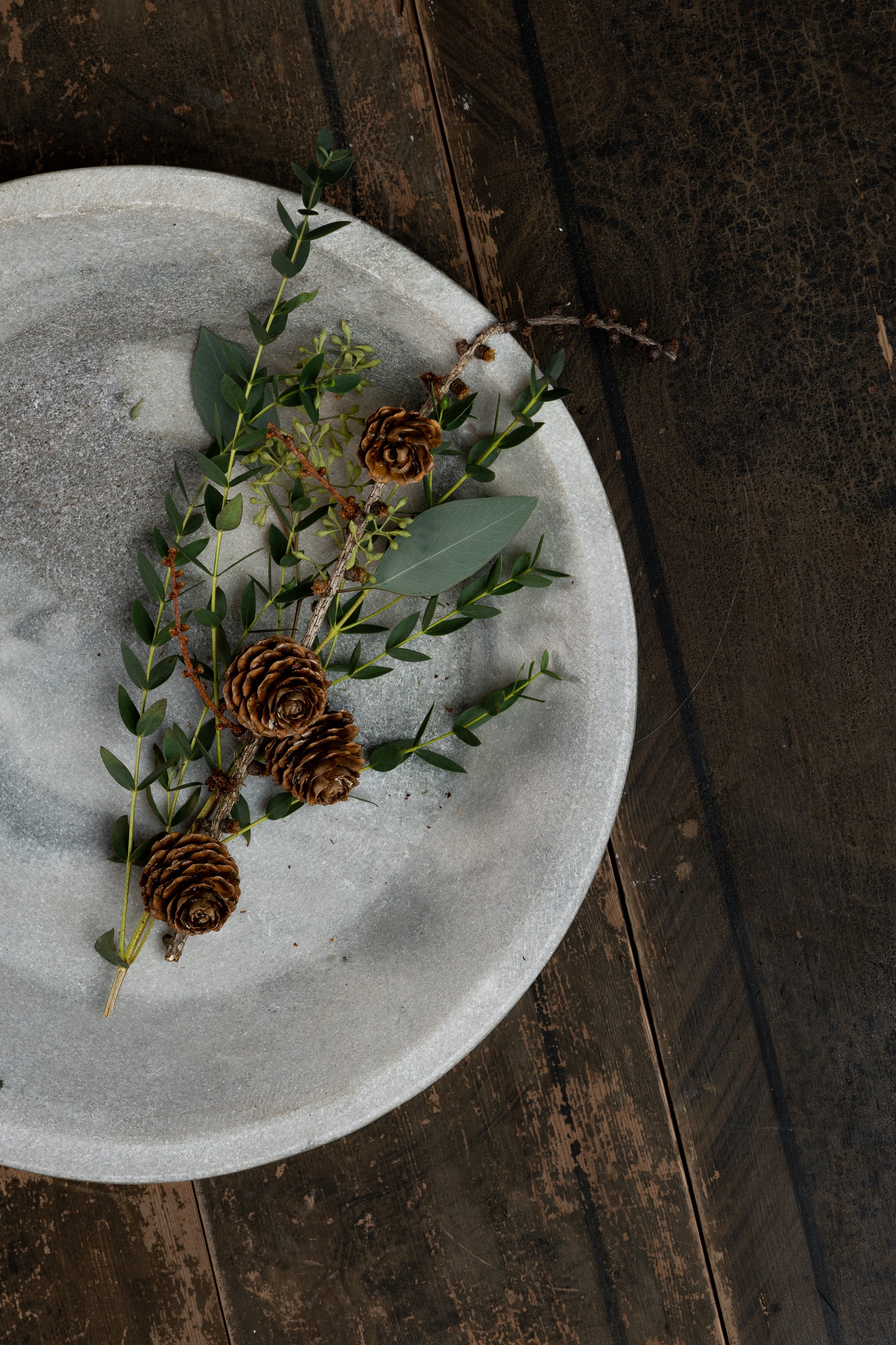 Stort rundt marmorfat