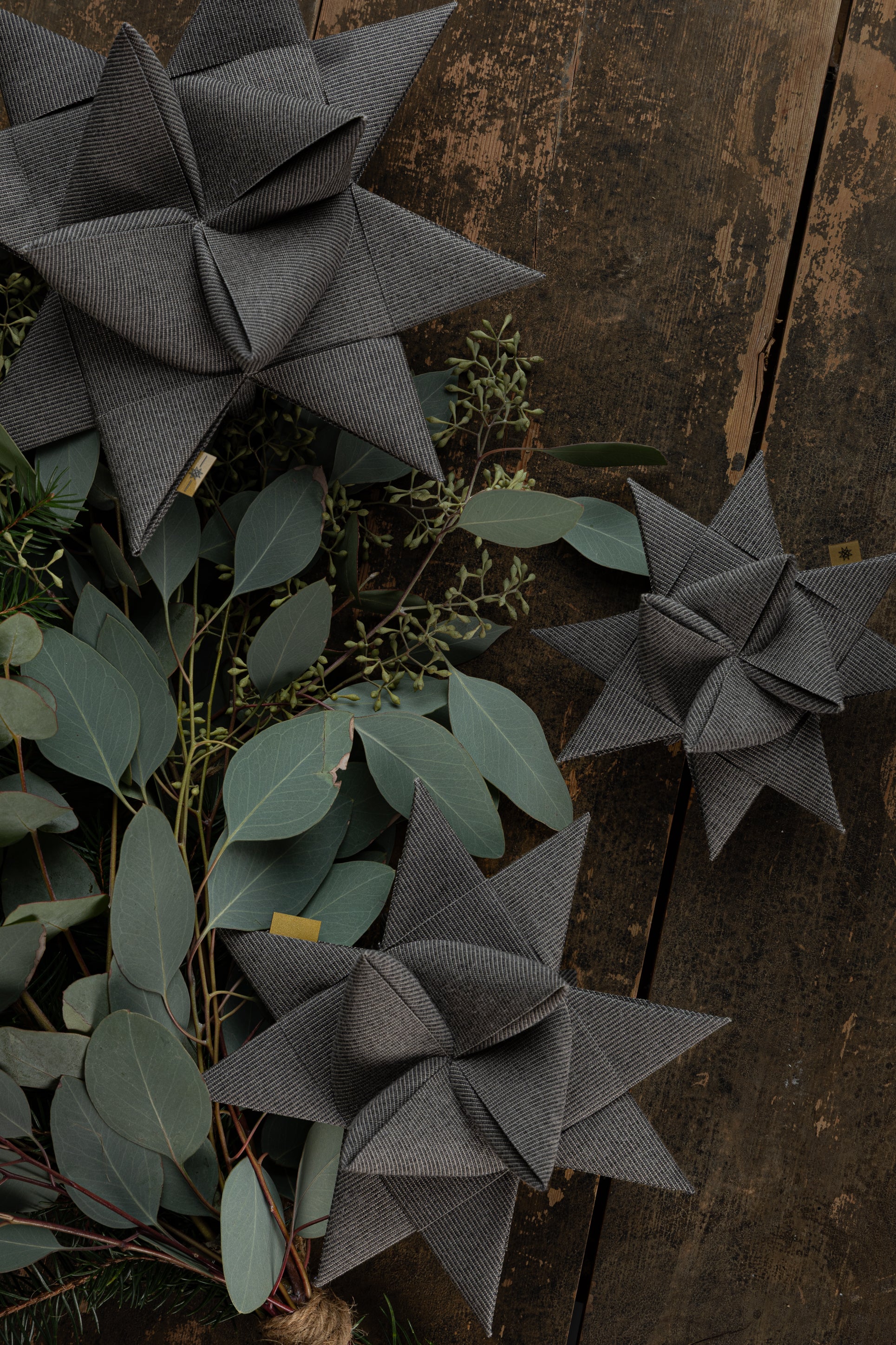 Julestjerne M -Dark smoke