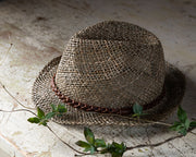 Stråhatt med flettet bånd