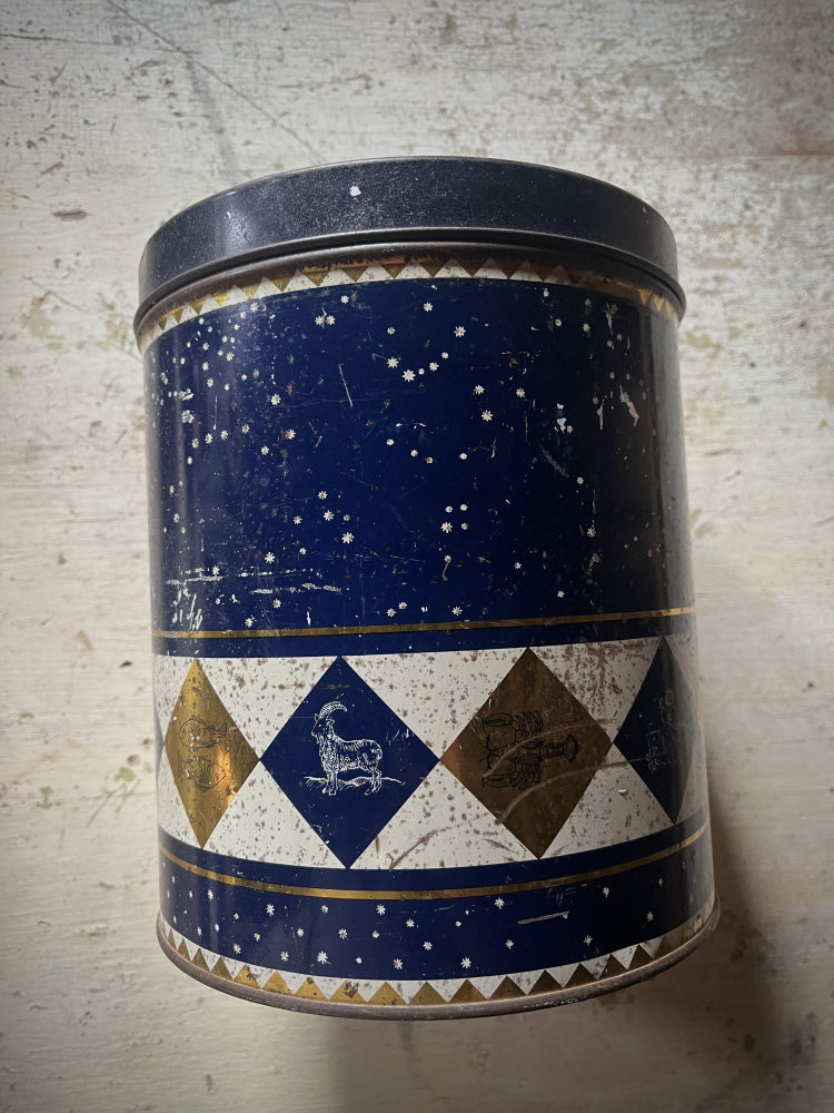 Nostalgisk blå, gull og hvit boks