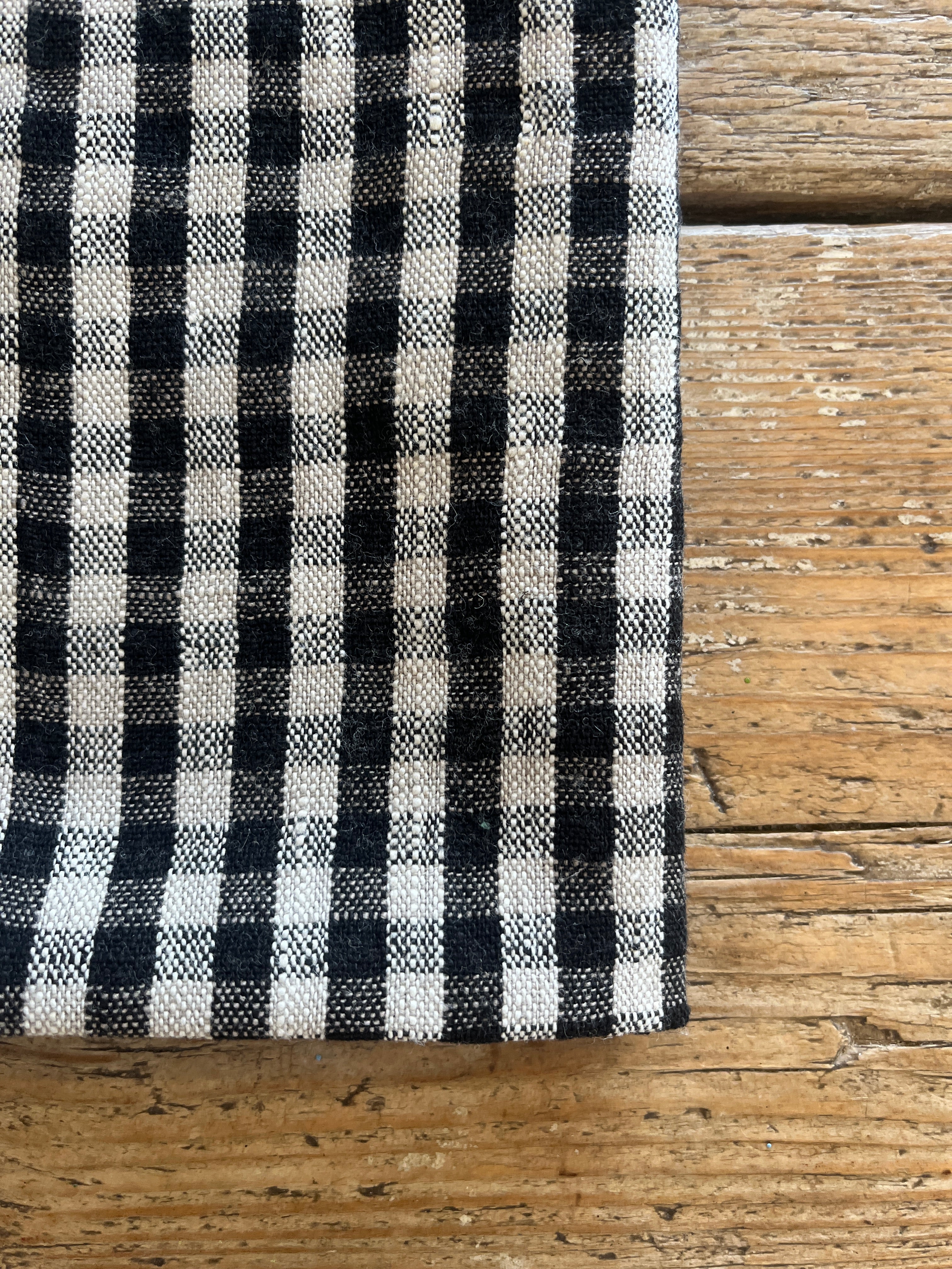 Rutete kjøkkenhåndkle i natur/sort 100% lin, 2stk