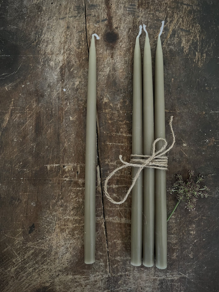 Tynne stearinlys 28 cm, 4 pk - Oliven