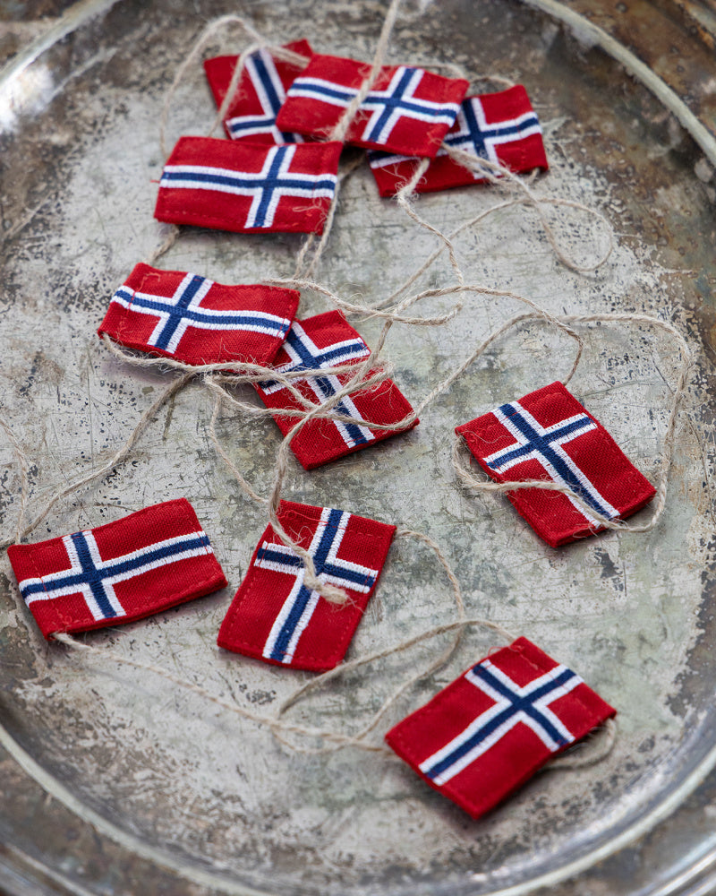 Flaggrekke 10 norske flagg