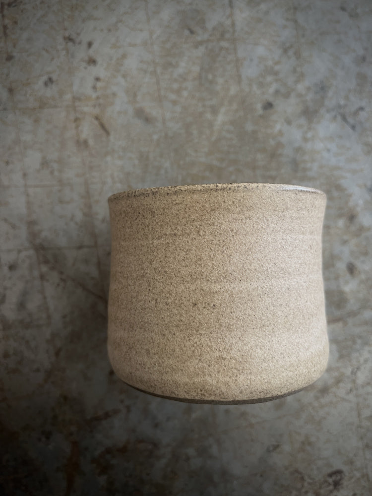 Håndlaget chunky kaffekopp - beige