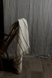 Stripete pledd 130x180 cm - natur og sort