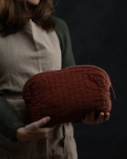 Quiltet toalettmappe - Mahogni