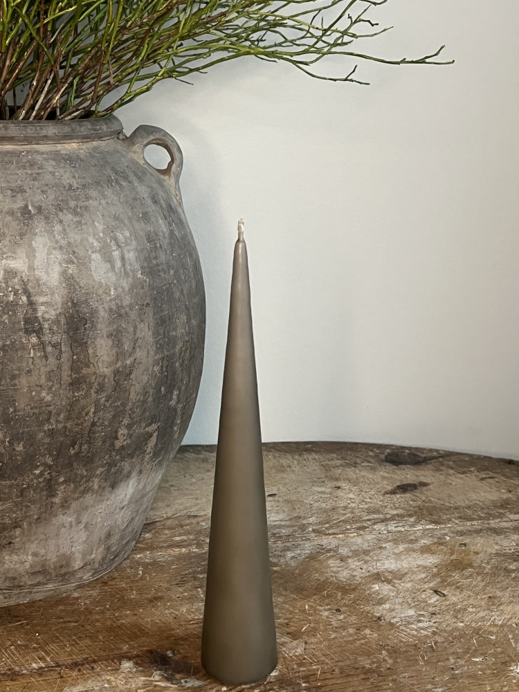 Kjeglelys fra ester & erik, 25 cm Caviar