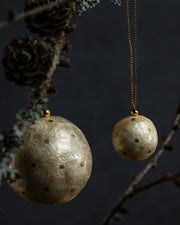 Julekule beige med prikker str M