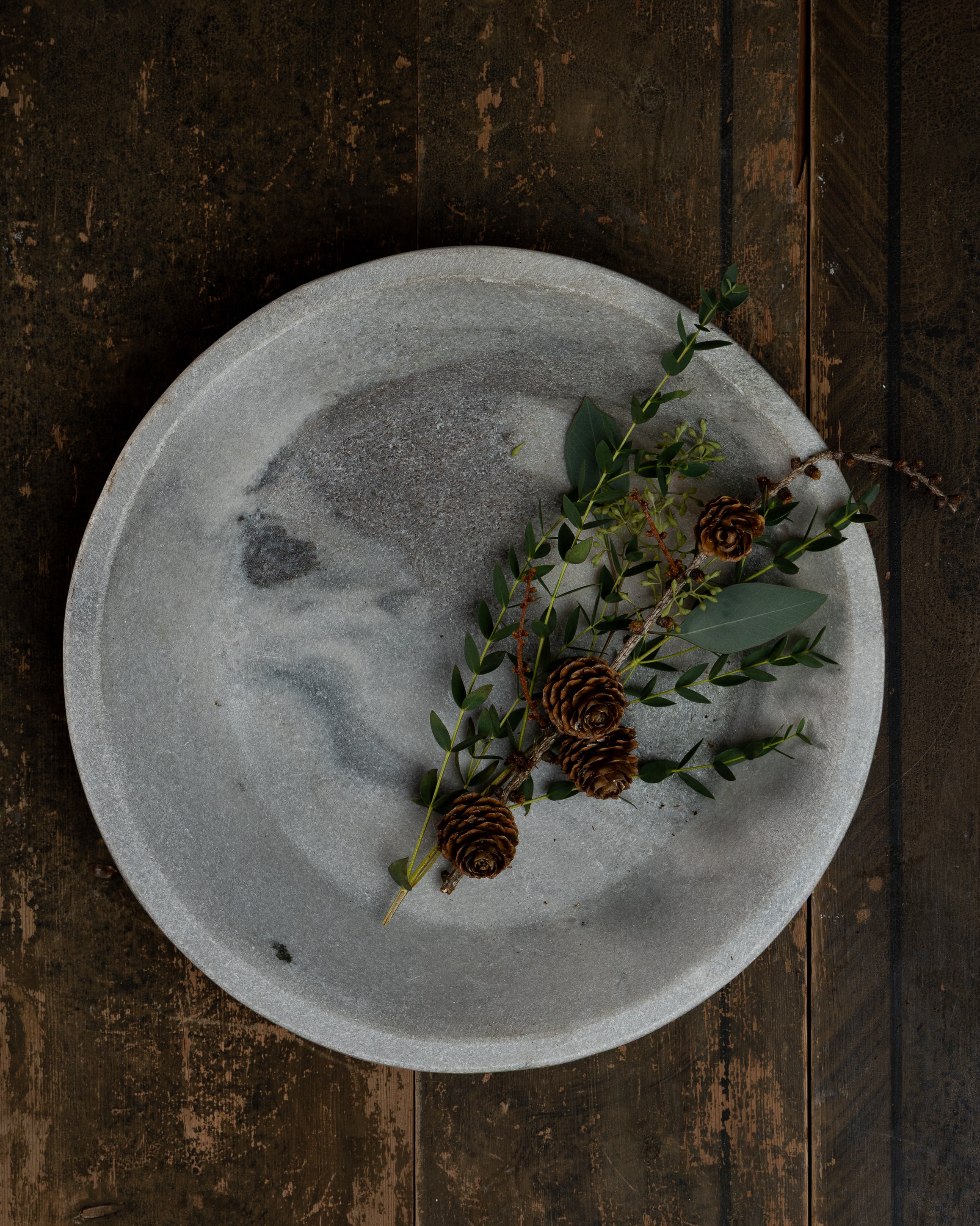 Stort rundt marmorfat