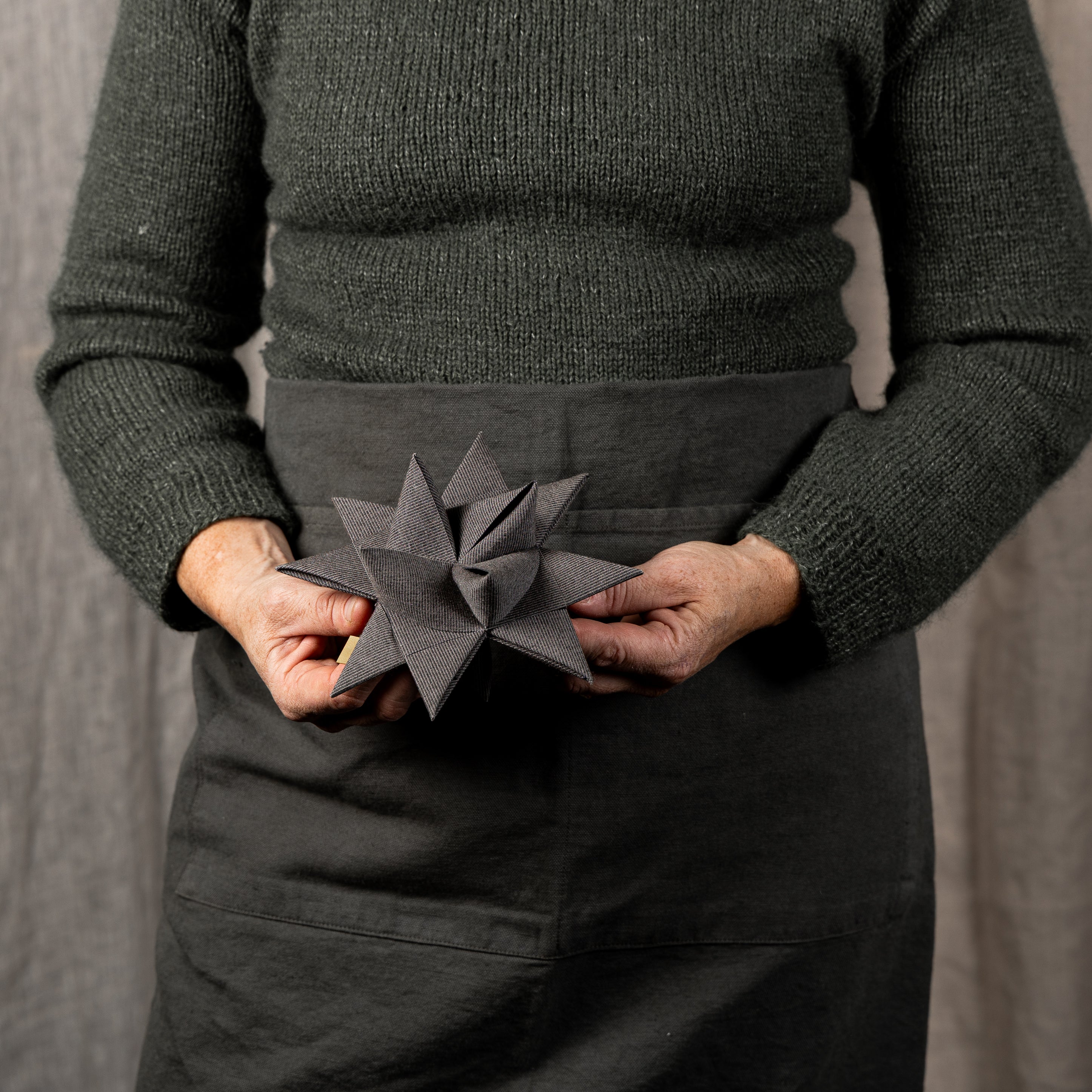 Julestjerne M -Dark smoke