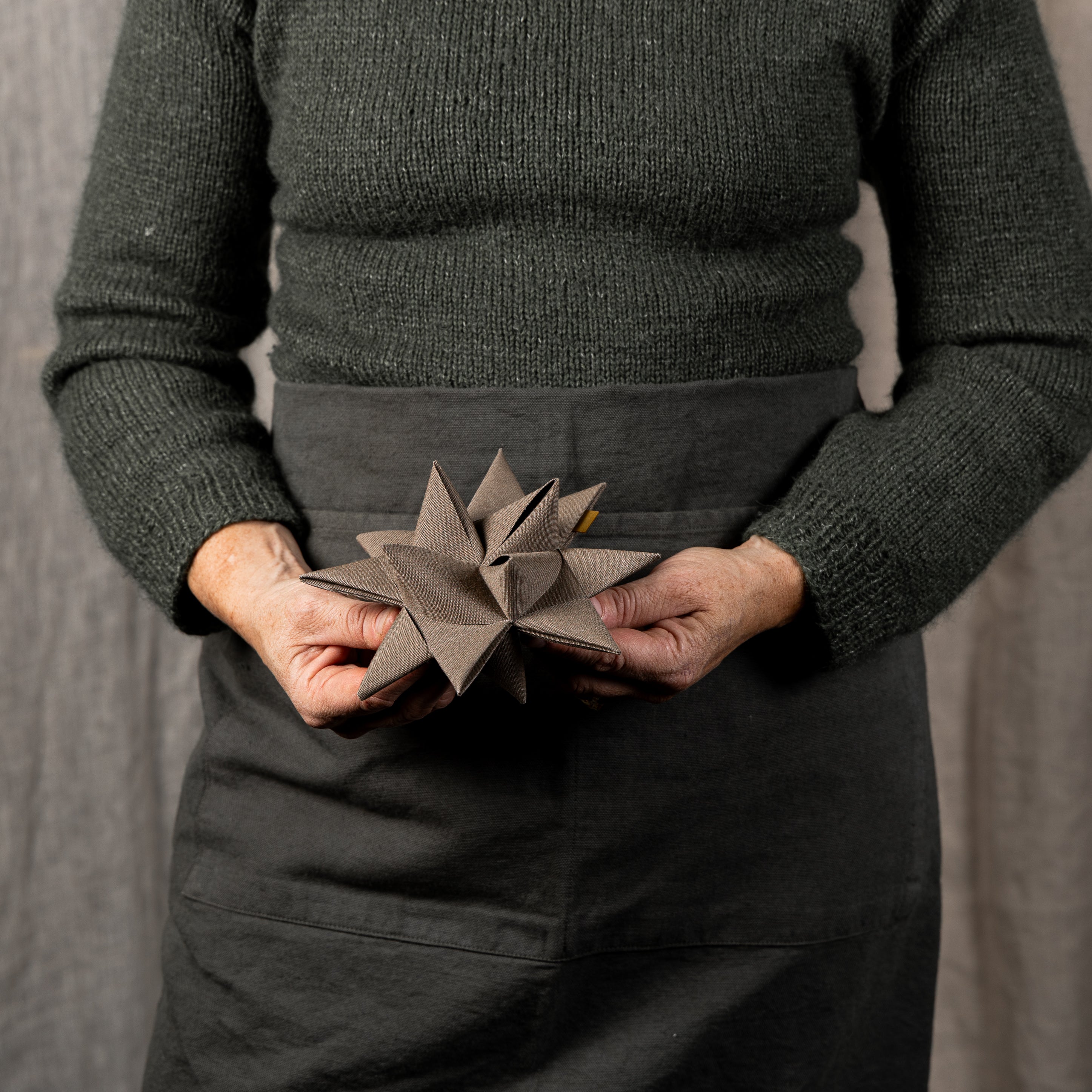 Julestjerne M -Taupe