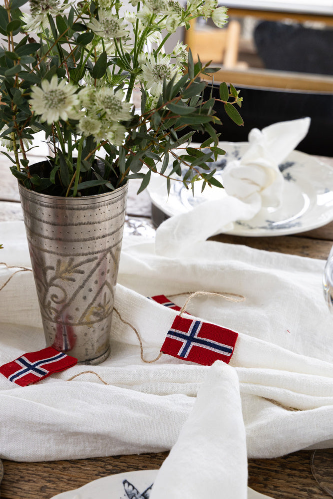 Flaggrekke 10 norske flagg