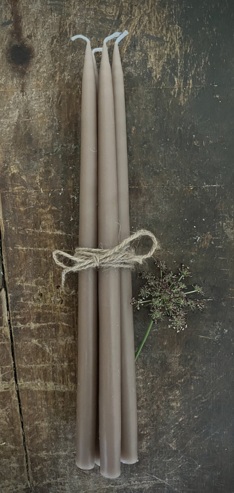 Tynne stearinlys 28 cm, 4 pk - Nougat