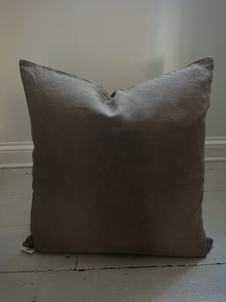 Putetrekk lin 50x50 cm - brun