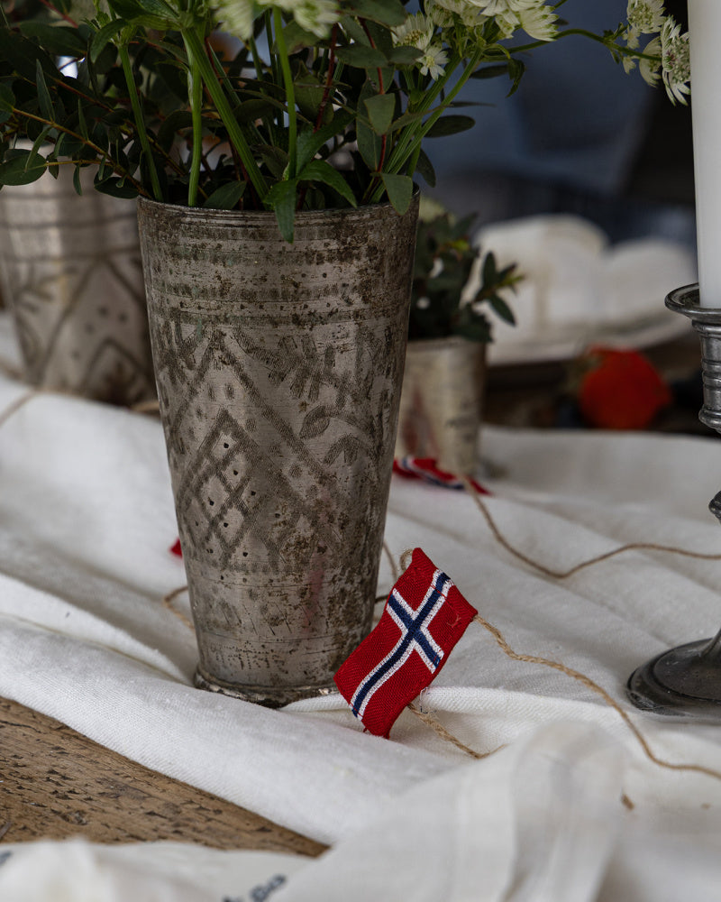 Flaggrekke 10 norske flagg