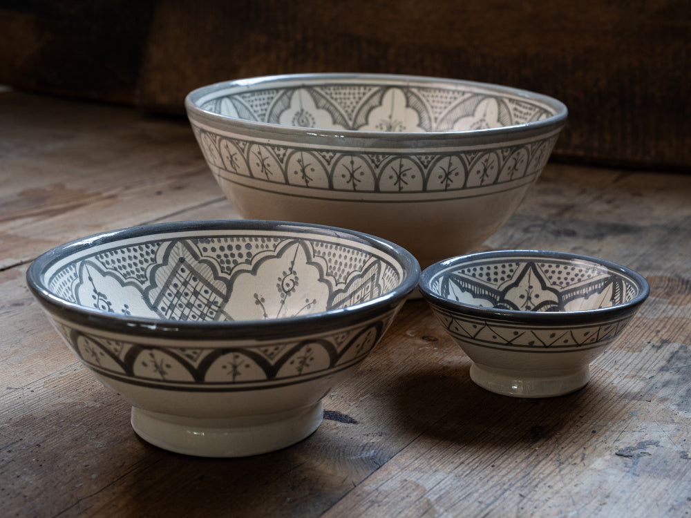 Håndmalt skål 19 cm - grå