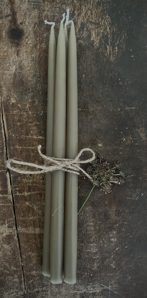 Tynne stearinlys 28 cm, 4 pk - Oliven