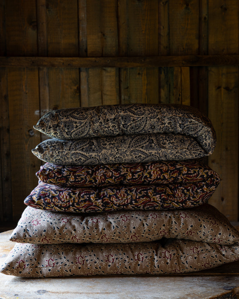 Matte - beige, sort og gråblå