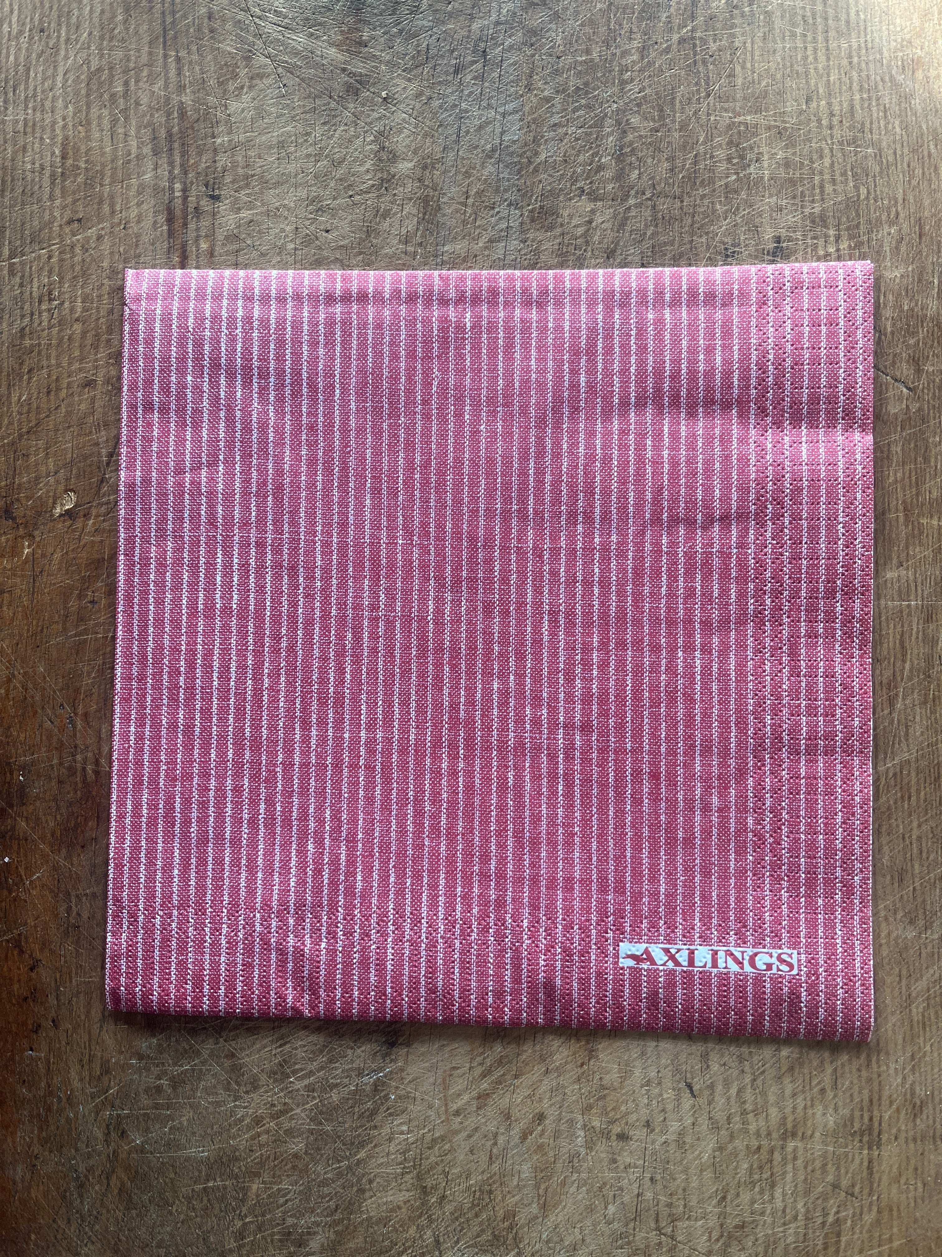 Papirserviett middag 40x40cm - Stripete rød/offwhite