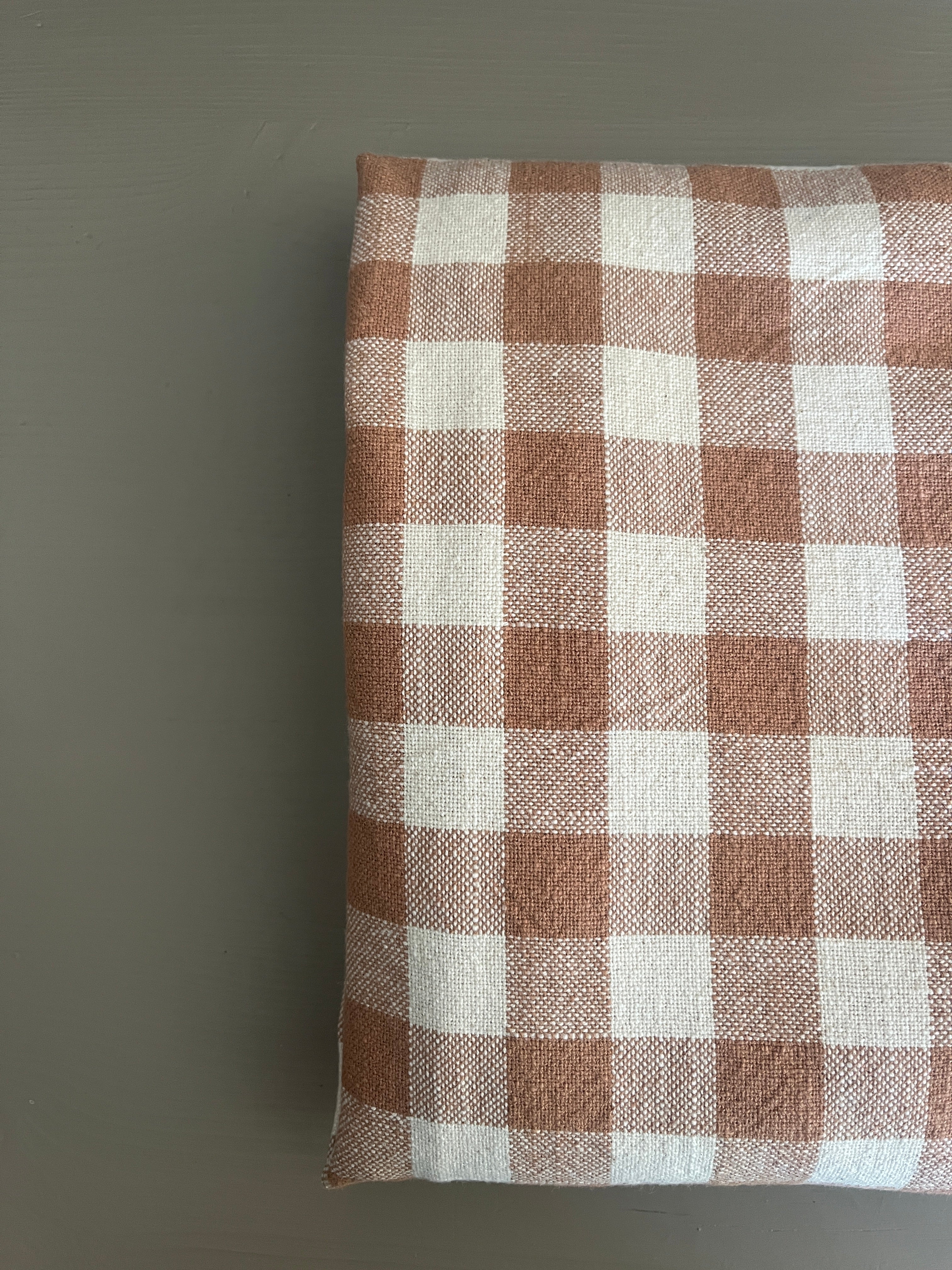 Duk rustrød og offwhite 270cm x 140cm