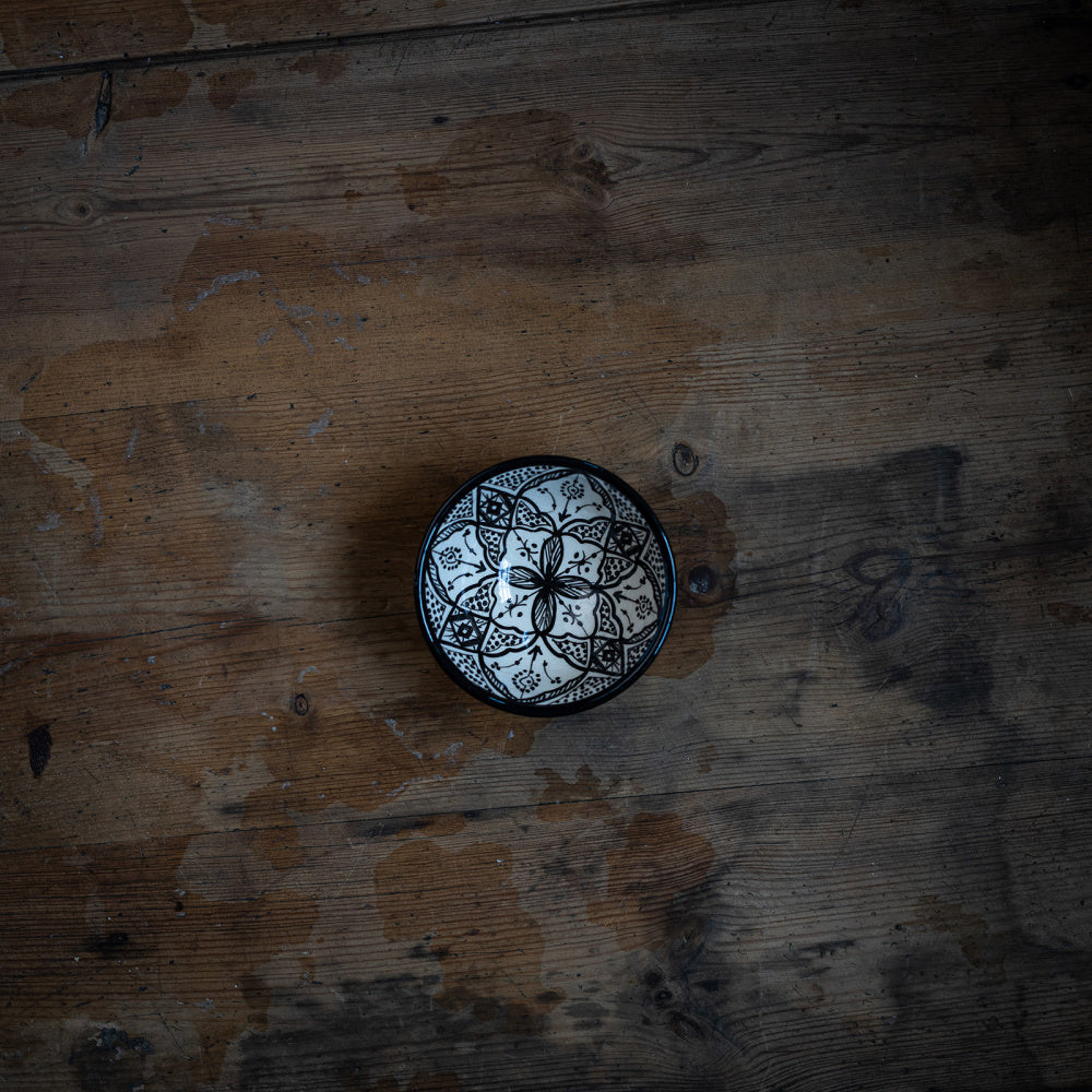 Håndmalt skål sort 12 cm