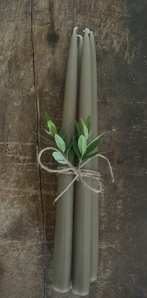 Kronelys 35 cm, 4 pk - Oliven