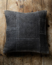 putetrekk-paa-benk-av-tre
