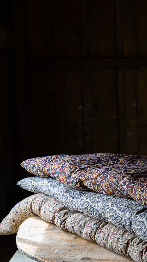 Matte - beige, sort og gråblå