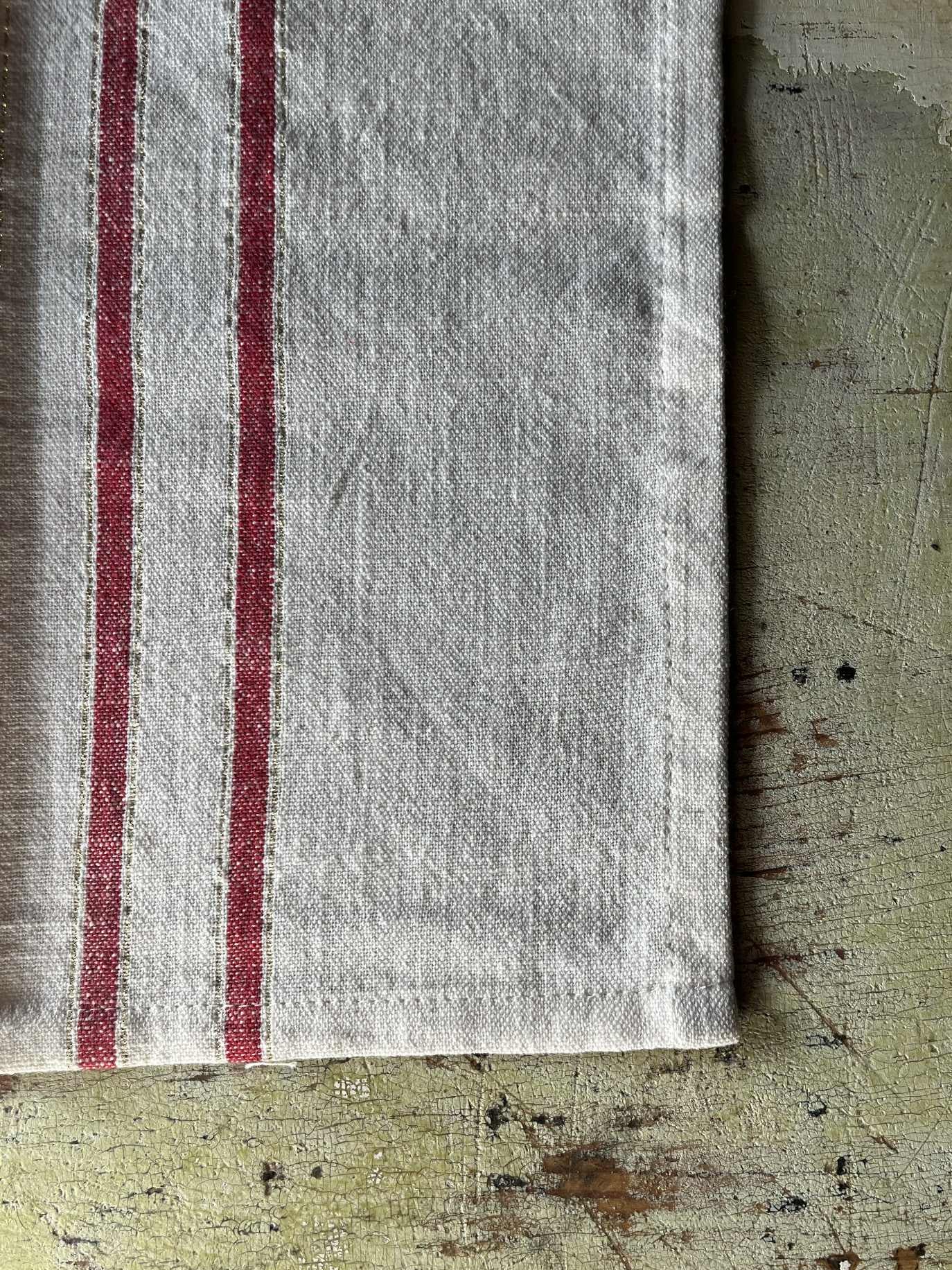 Kjøkkenhåndkle - striper offwhite, rød og gull 50x70cm