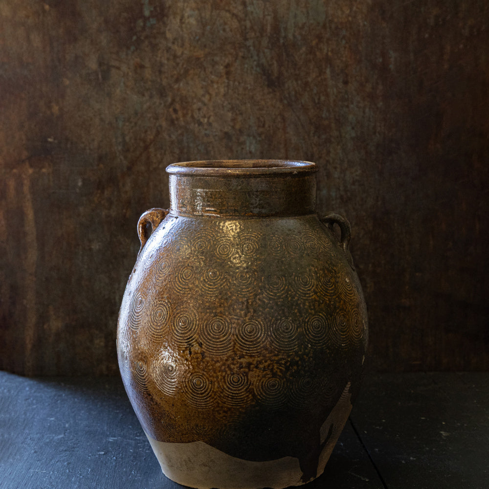 vintage-vase-brunglasert-ståendepa-bord