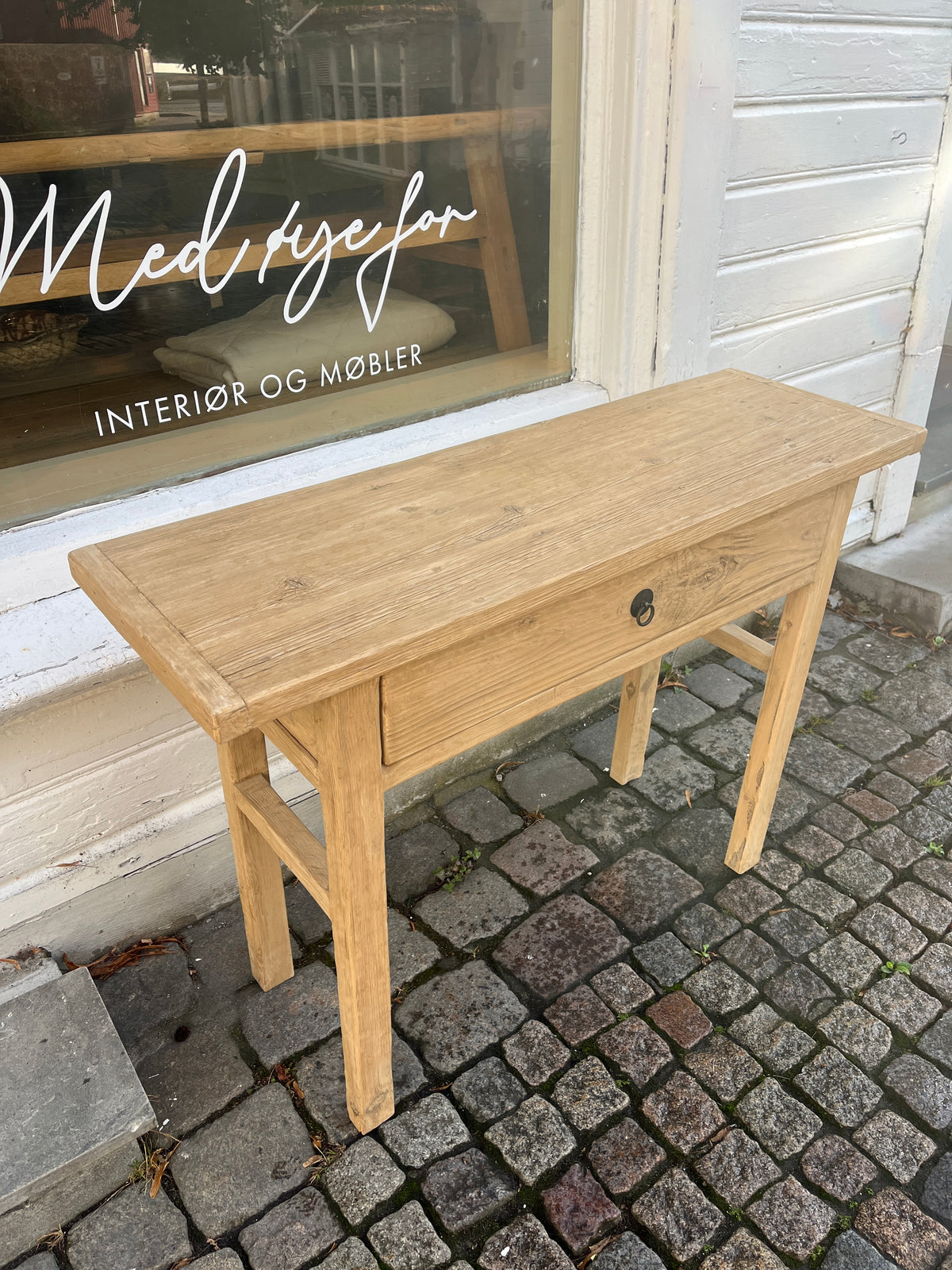 unikt-konsollbord-snowdrops-copenhagen