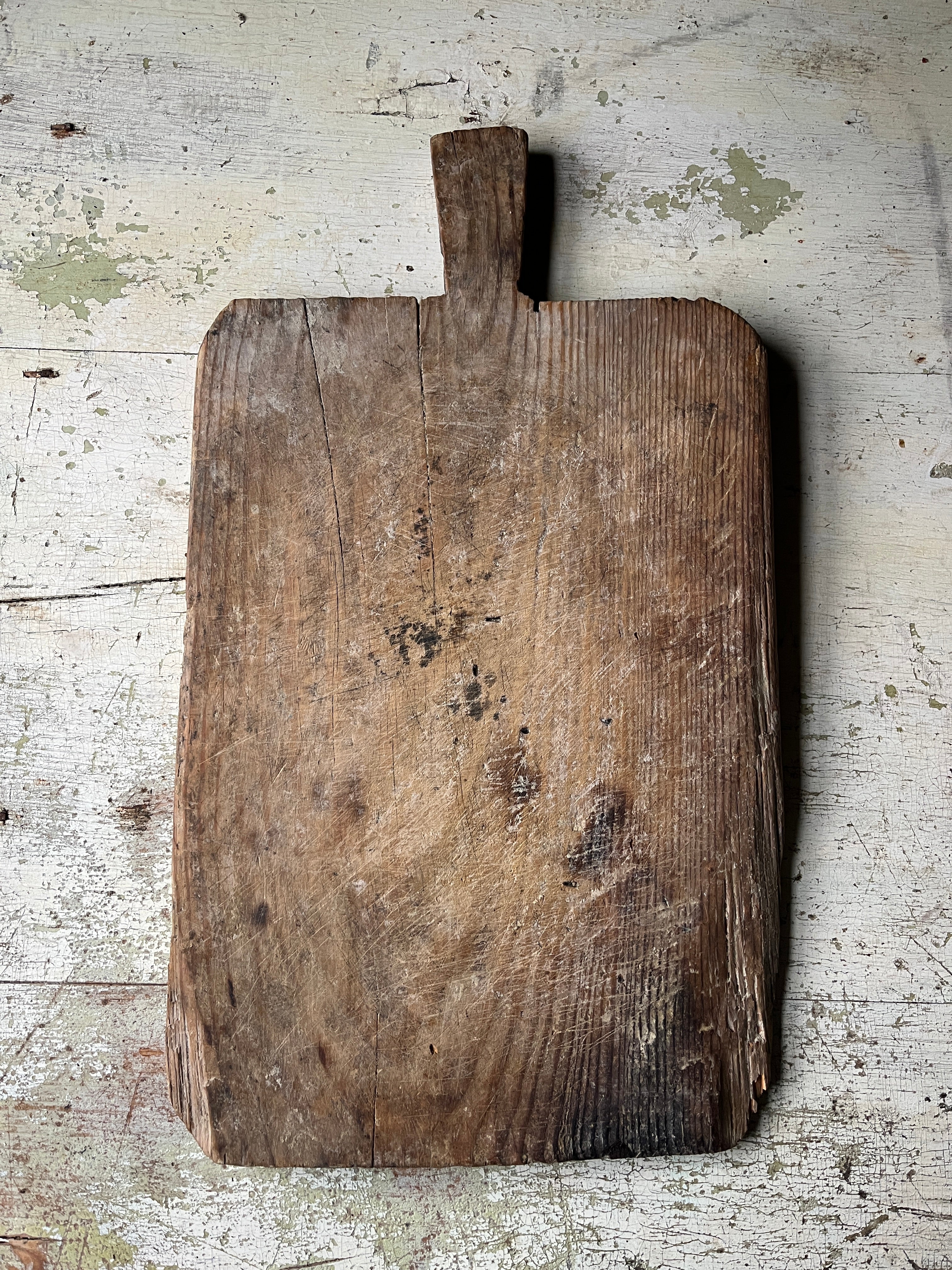 fjol-av-tre-paa-bord