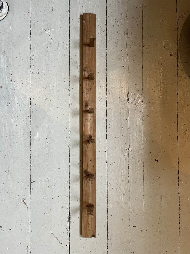 knaggrekke-vintage-tre-gammel