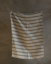 stripet-haandkle-hengende-fra-snor