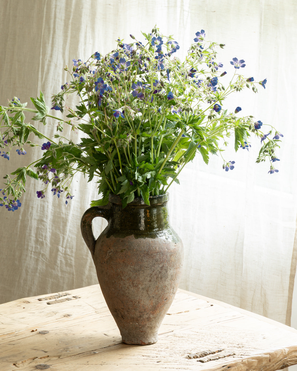 blomsterbukett-i-keramikkvase