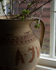 krukke-i-vinduskarm-naerbilde
