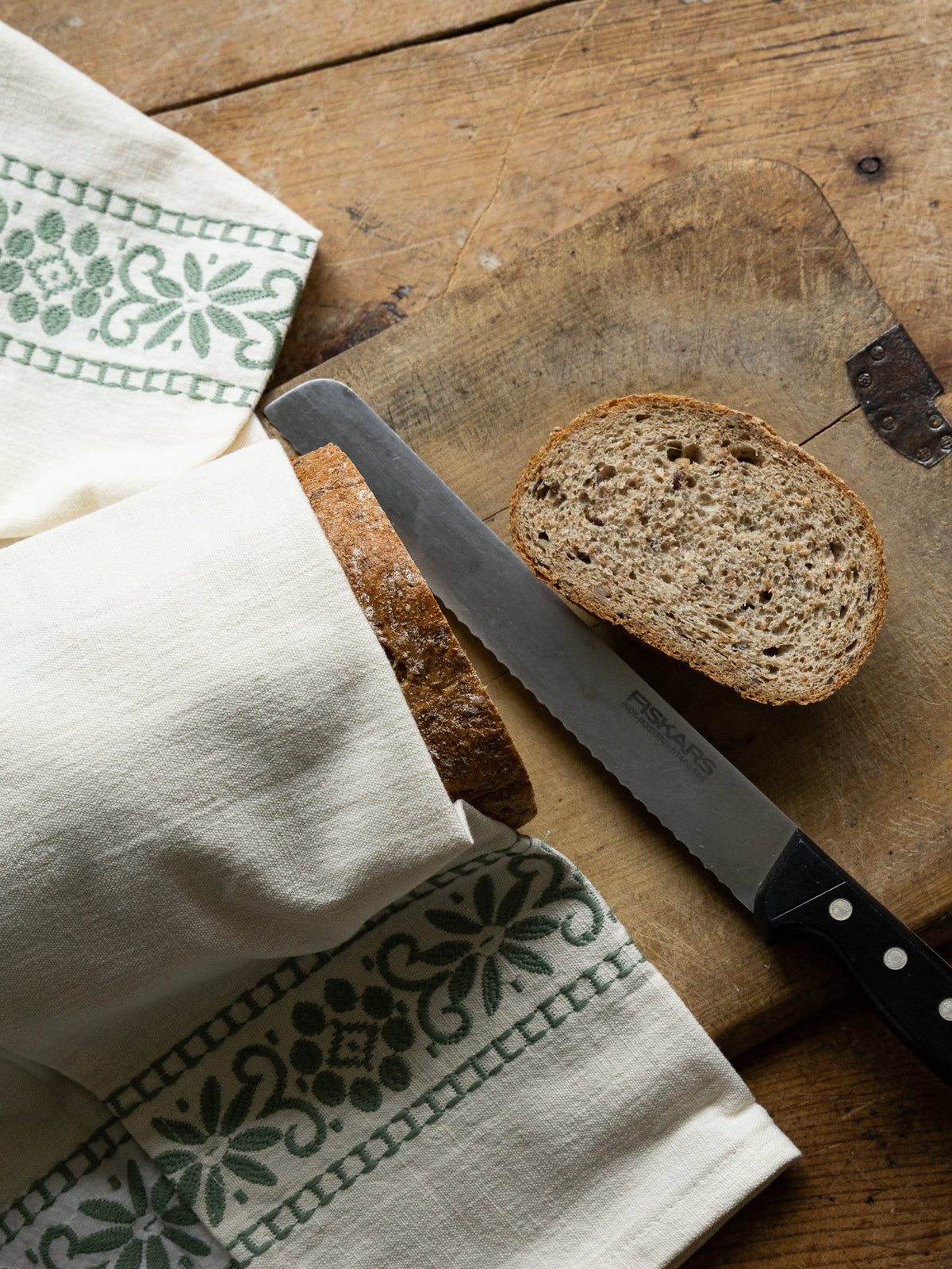brodert-koppehaandkle-med-brod