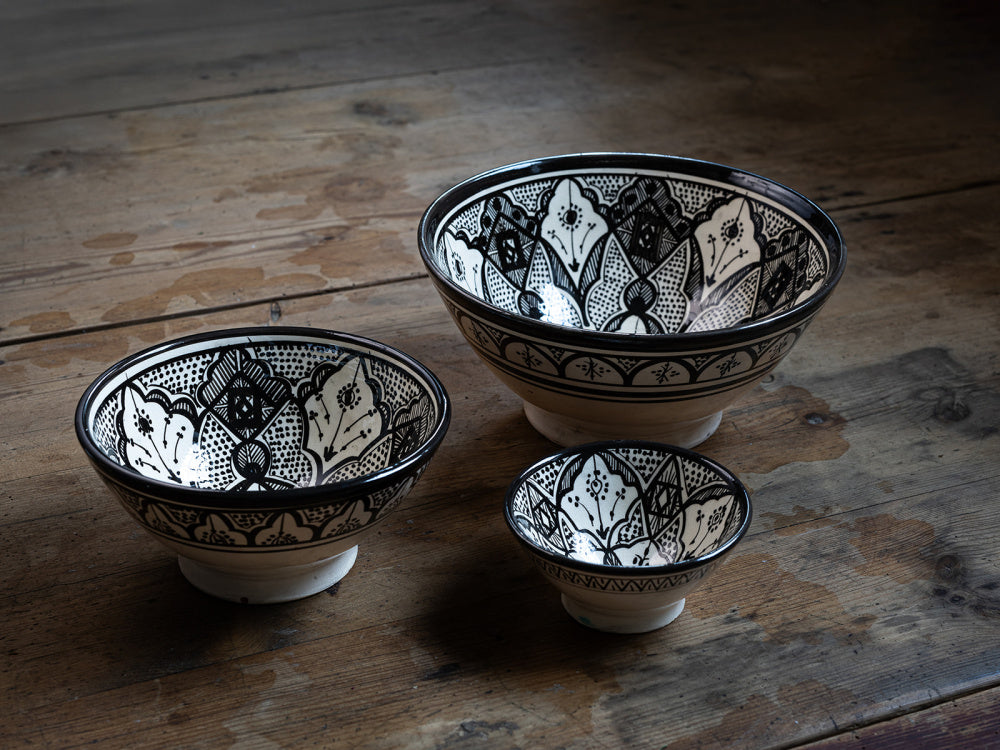 Håndmalt skål 19 cm - sort