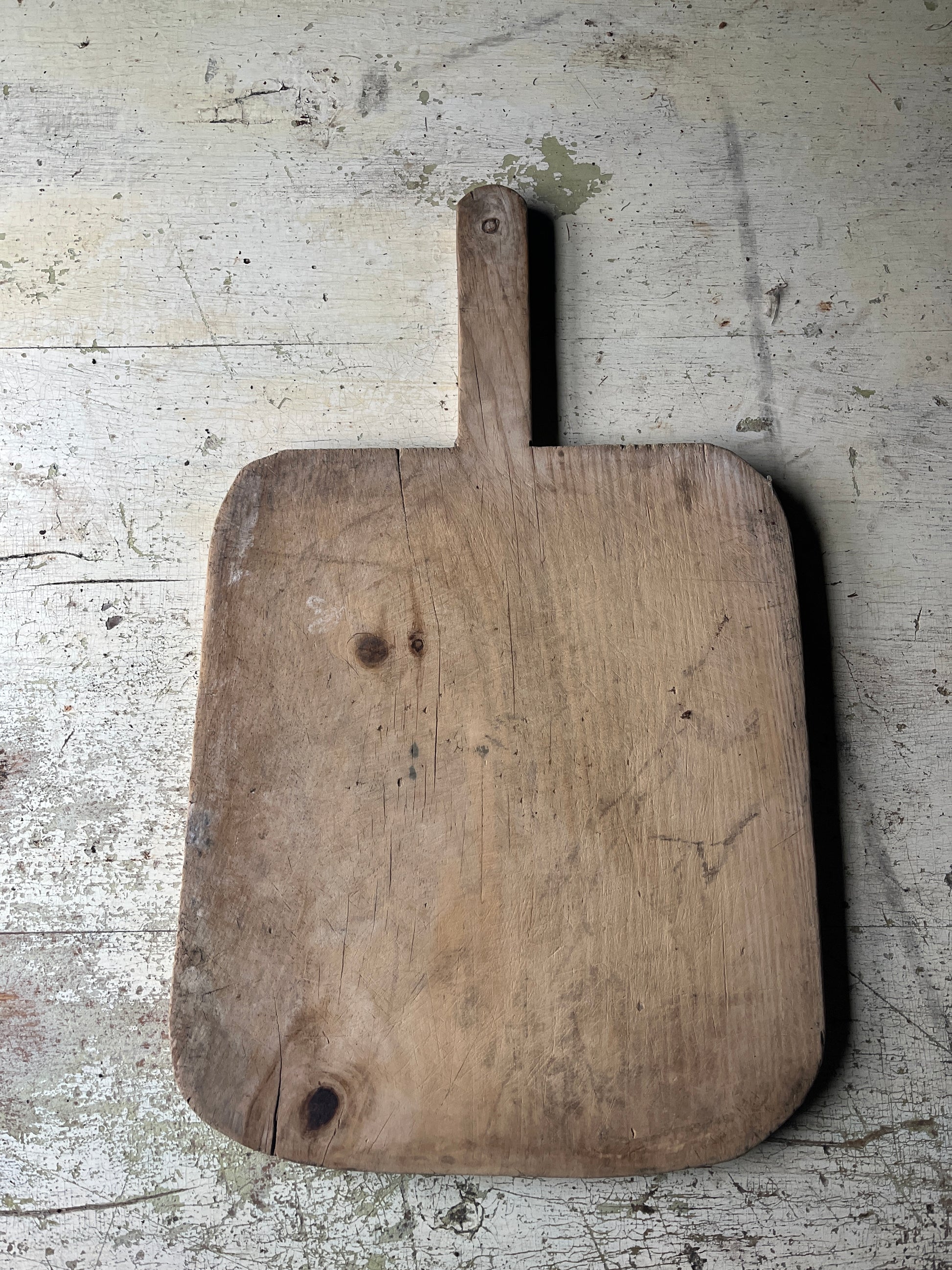skjaerefjol-paa-bord