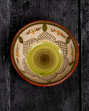keramikkskaal-terrakotta-gronne-og-brune-detaljer