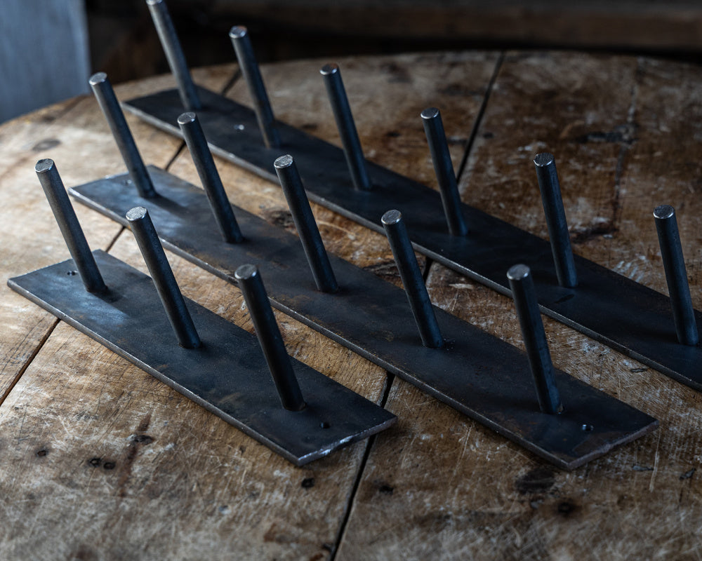Knaggrekke av jern 5 knagger