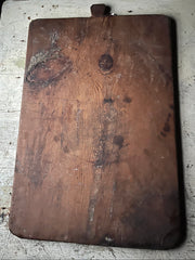 Stor vintage pizzafjøl i tre 65x44 cm med mørk rustikk patina