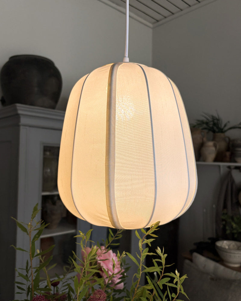 Taklampe i bomull 