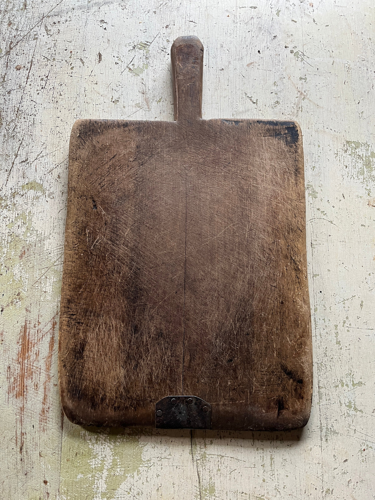 trefjol-liggende-paa-bord