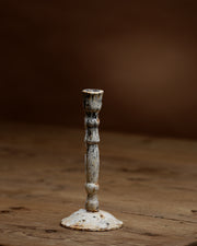 Vintage lysestake i malt metall og unik patina