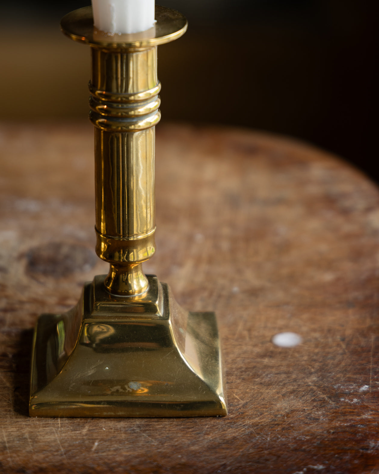 naerbilde-av-fot-messingstake