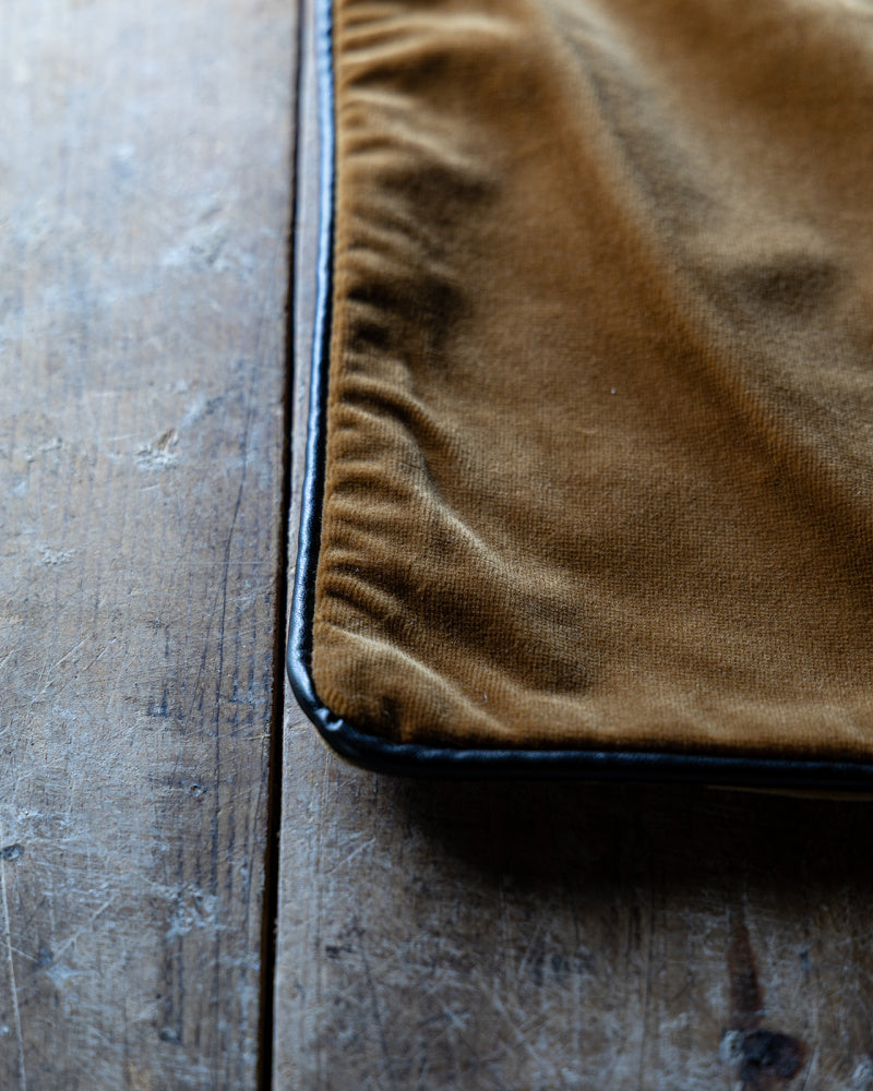 Putetrekk fløyel med skinnkant 40x40 cm